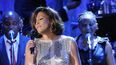 La cantante Whitney Houston durante su presentación en la gala y homenaje previo al Grammy a los íconos de la industria con Clive Davis en honor a David Geffen en Beverly Hills, California, el 13 de febrero de 2011.&nbsp;