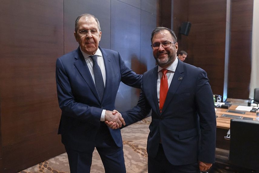 El canciller ruso Serguéi Lavrov reunido el 12ABR25 con el canciller de Maduro, Yván Gil, en Antalya, Turquía.&nbsp;