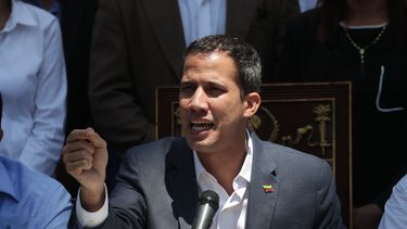 El jefe del Parlamento y presidente encargado, Juan Guaidó (c).&nbsp;
