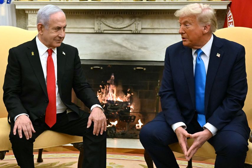 El presidente de Estados Unidos, Donald J. Trump, dialoga en la Casa Blanca con el primer ministro de Israel, Benjamín Netanyahu.