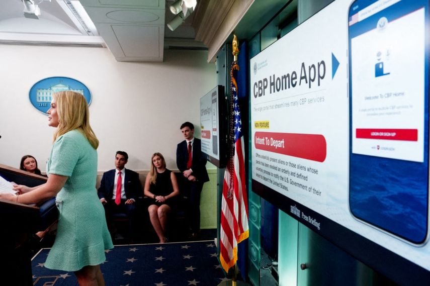 La administración de Donald Trump lanzó a principios de marzo la aplicación CBP Home, que promueve la salida voluntaria de los inmigrantes indocumentados de Estados Unidos