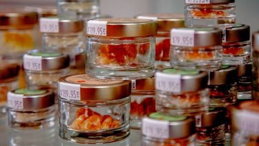 La cera de CBD se exhibe en una tienda en Sunset Hills, Missouri. &nbsp;