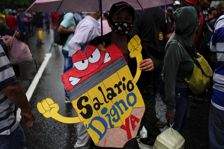 En Venezuela, los educadores y pensionados reclaman pagas justas por su dedicación de años de servicio al país. &nbsp;
