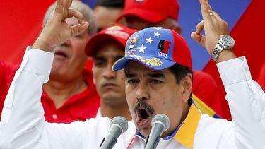 Nicolás Maduro habla durante un mítin pol+itico en Caracas, Venzuela
