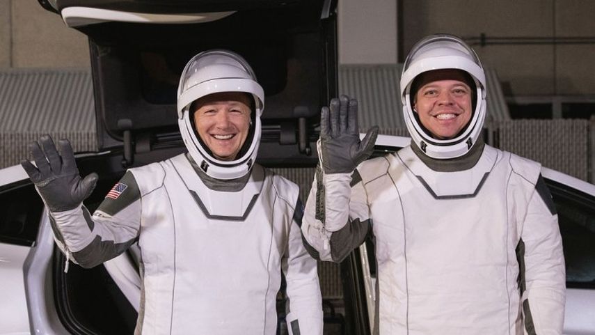Los astronautas Doug Hurley (izquierda) y Robert Behnken, durante un ensayo de lanzamiento en el Centro Espacial Kennedy, en Cabo Ca&ntilde;averal, Florida.&nbsp;