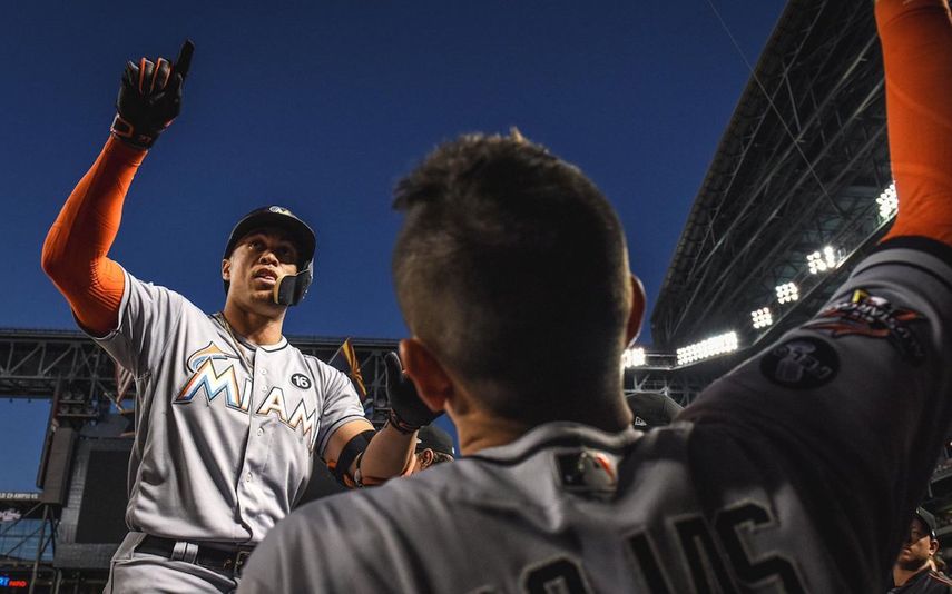 Stanton terminó el partido con tres imparables, cuatro carreras remolcadas y un par de anotadas.