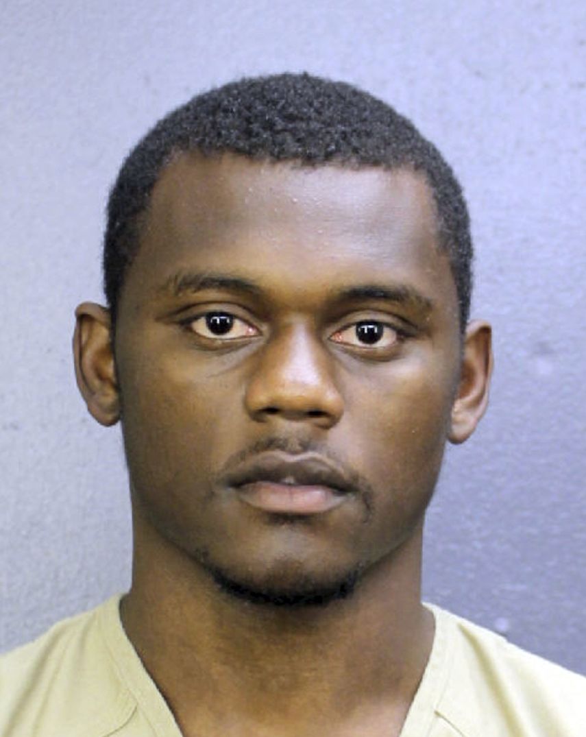 En esta foto distribuida por la polic&iacute;a del condado de Broward, Florida, aparece DeAndre Baker, de los Giants de Nueva York, tras entregarse a las autoridades, el s&aacute;bado 16 de mayo de 2020, para enfrentar cargos de robar dinero y otras pertenencias a mano armada durante una fiesta.&nbsp;