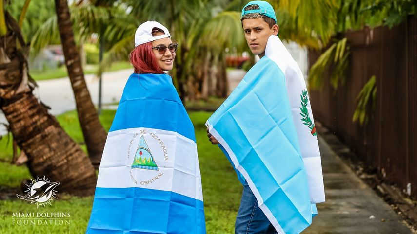 Sasha (izq.) y Brayan Morataya, protagonistas de una historia de amor y generosidad que salvará una vida.