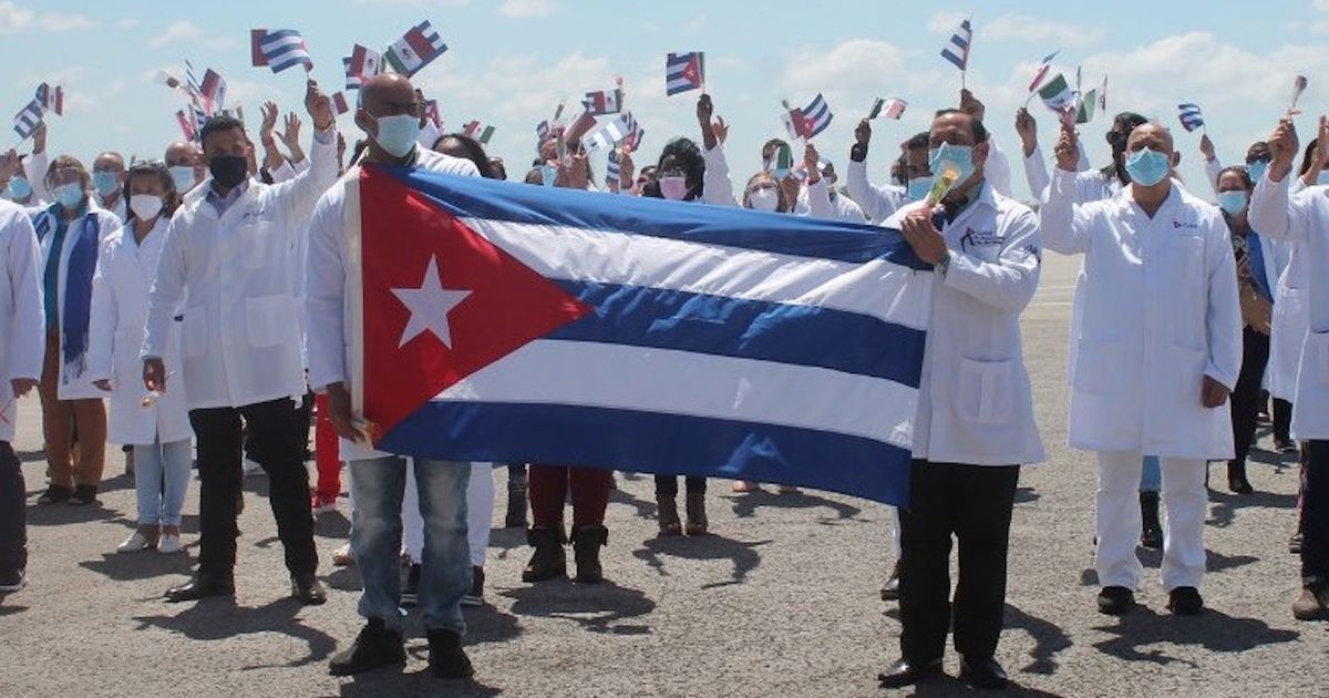 Vínculo entre México y Cuba perpetúa la explotación de médicos “esclavizados”