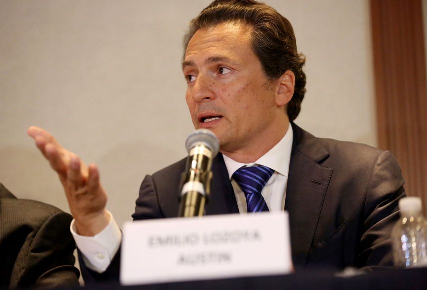 En esta fotograf&iacute;a de archivo del 17 de agosto de 2017, Emilio Lozoya, exjefe de la petrolera estatal mexicana Pemex, da una conferencia de prensa en la Ciudad de M&eacute;xico.&nbsp;