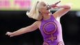 En esta foto del ocho de marzo de 2020, Katy Perry canta antes del inicio de la final de la Copa Mundial Femenina T20, entre Australia e India, en Melbourne.&nbsp;