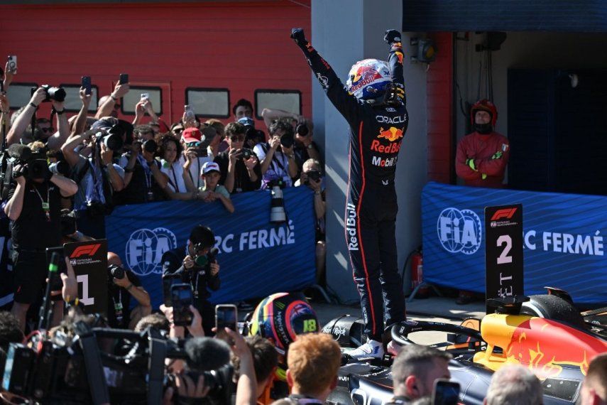 El holandés Max Verstappen, de Red Bull, celebra luego de ganar el Gran Premio de Emilia-Romaña, el 18 de mayo de 2025.