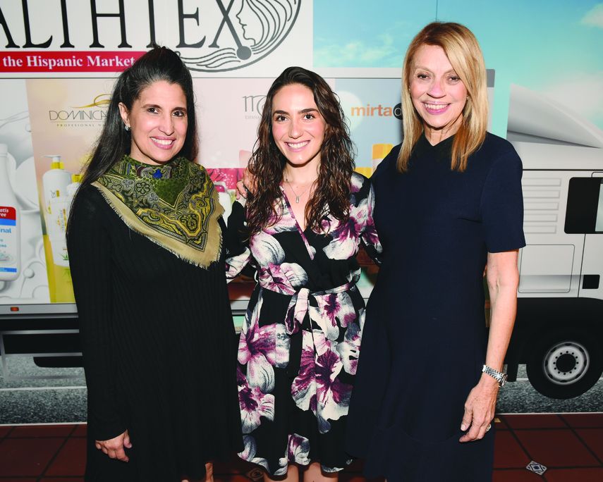 Yvette Barreto, María Morales y Natty Elías.