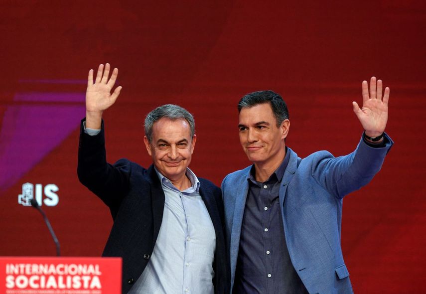 El presidente del gobierno español, Pedro Sánchez, y el expresidente español José Luis Rodríguez Zapatero. El presidente del gobierno español, Pedro Sánchez, y el expresidente español José Luis Rodríguez Zapatero.
