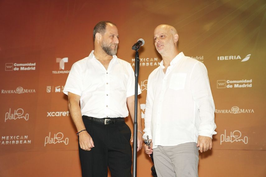 Alejandro Brodershon y Alejandro Parysow - mejor dirección de montaje en miniserie o teleserie por El Eternauta (Argentina).&nbsp;