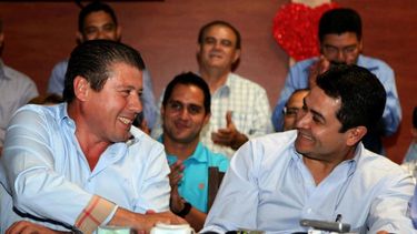 El alcalde del municipio de Talanga, Roosevelt Eduardo Avilez López junto al presidente de Honduras Juan Orlando Hernéndez.&nbsp;