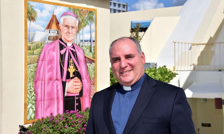 Tanto en los años previos a su nombramiento como rector de la Ermita, así como durante los seis que desempeñó esta función, el Padre Rumín ha acompañado a los feligreses del santuario en sus añoranzas.