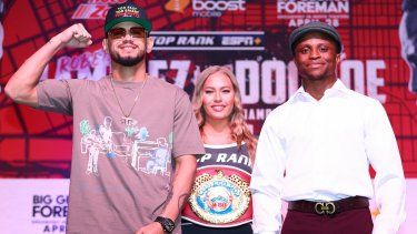 Robeisy Ramírez (izq.) e Isaac Dogboe, en Tulsa, el jueves último.&nbsp;