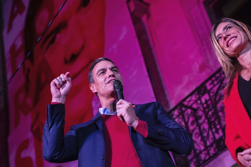 El presidente del Gobierno en funciones y l&iacute;der del Partido Socialista, Pedro S&aacute;nchez, ofrece un discurso ante la sede del partido tras las elecciones generales en Madrid, Espa&ntilde;a, el domingo 10 de noviembre de 2019.&nbsp;