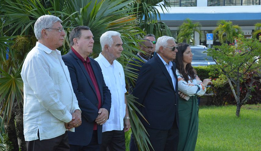 De izquierda a derecha, Manolo Reyes, Joe Carollo, Johny López de la Cruz y Ricky Sánchez.