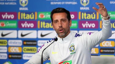 A diferencia de Tite, que tras anunciar la lista de 23 convocados admitió que Brasil es gran favorito al título en Rusia, Gaspar afirmó que no es esa idea la que la comisión técnica le viene pasando a los jugadores.