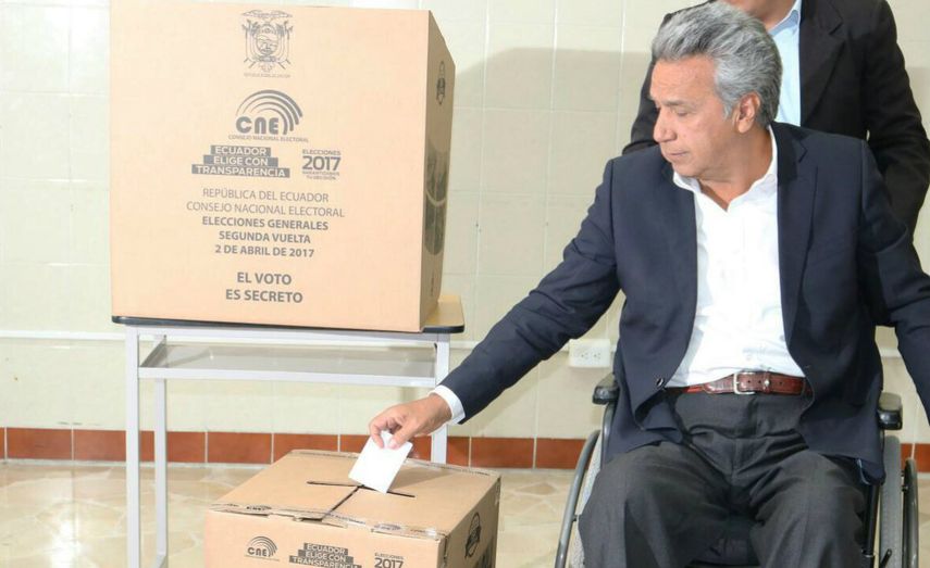 Lenín Moreno, candidato oficialista a la Presidencia de Ecuador, ejerciendo su derecho al voto.&nbsp;