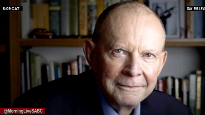 El novelista sudafricano Wilbur Smith.
