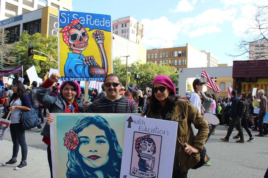 La Marcha de las Mujeres en Los Ángeles reunió a cientos de miles de personas un día después de la investidura de Trump.