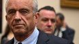Robert F. Kennedy Jr. abandona las primarias del Partido Demócrata y opta por enfrentar a Biden como independiente en las elecciones de 2024.&nbsp;