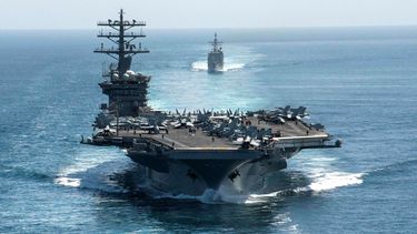 Esta foto distribuida por la Marina de los Estados Unidos muestra al portaaviones USS Nimitz (CVN 68), actualmente desplegado en el Caribe.