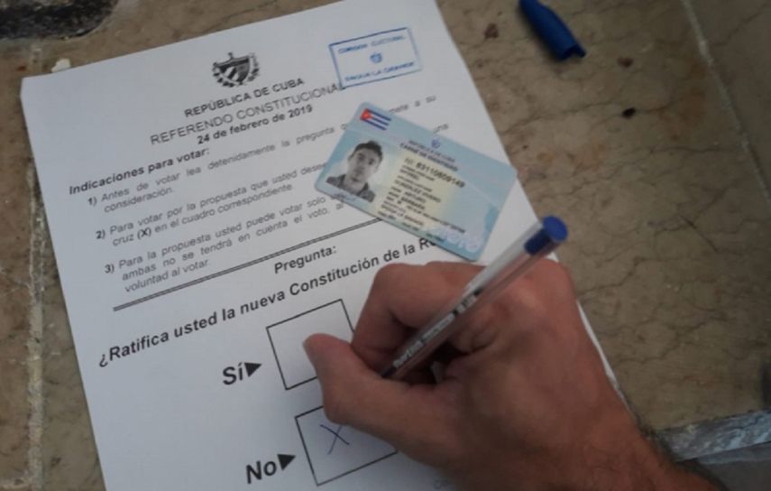 Voto por el No en el referendo constitucional.