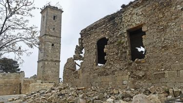 La antigua ciudadela de Alepo está dañada luego de un terremoto mortal que sacudió a Siria el 6 de febrero de 2023. Al menos 810 personas murieron en Siria cuando los edificios se derrumbaron después de que un terremoto de magnitud 7.8 azotara a la vecina Turquía, dijeron los medios estatales y los rescatistas.