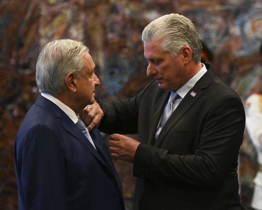 El régimen de Miguel Díaz-Canel pone los pocos recursos que le restan a Cuba a disposición de gobierno cómplices, como el de México