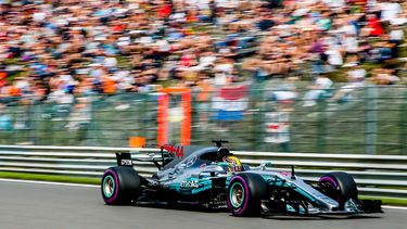 Detrás de Hamilton llegaron el alemán&nbsp;Sebastian&nbsp;Vettel (Ferrari) y el finlandés&nbsp;Valtteri Bottas (Mercedes).