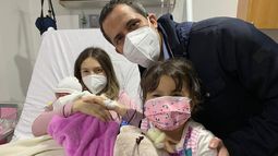 El presidente encargado de Venezuela Juan Guaidó, junto a su esposo Fabiana Rosales, su hija Miranda y la recién nacida Mérida Antonieta.&nbsp;