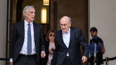El expresidente de la FIFA, Joseph Blatter testificó en el juicio en su contra y de Michel Platini