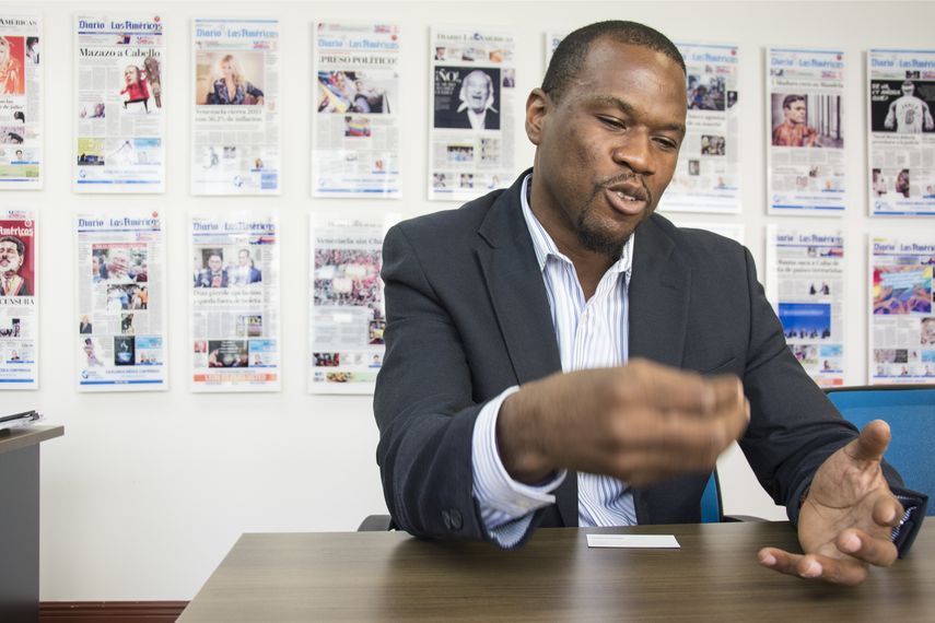 Ted Hutchinson en su vista a DIARIO LAS AMERICAS.&nbsp;