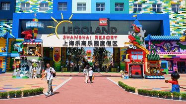 Entrada del nuevo Legoland Resort en Shanghái, China.