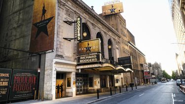 El Richard Rodgers, casa del musical Hamilton, el 13 de mayo de 2020 en Nueva New York. Teatros en Londres y NY lidian con nuevos brotes de COVID.