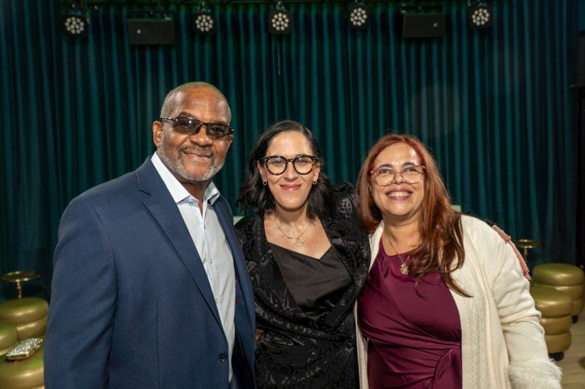 Jesús Renté, Leah Soibel, fundadora y CEO de Fuente Latina; e Iliana Lavastida, directora ejecutiva de DIARIO LAS AMÉRICAS.&nbsp;&nbsp;