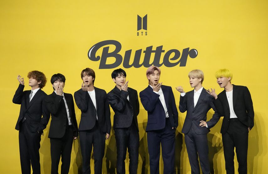 En esta fotografía del 21 de mayo de 2021 miembros de la banda sudcoreana de K-pop BTS posan antes de una conferencia de prensa para presentar su sencillo Butter en Seoúl, Corea del Sur.&nbsp;
