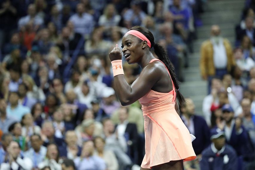 La tenista estadounidense Sloane Stephens reacciona ante su compatriota Venus Williams el jueves 7 de septiembre de 2017, en el Abierto de&nbsp;Tenis&nbsp;de Estados Unidos 2017, que se disputa en el USTA National Tennis Center, en Flushing Meadows, Nueva York, EEUU.&nbsp;