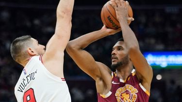 El impacto de Evan Mobley en los Cavaliers de Cleveland hace creer que hay un nuevo mesías en el equipo
