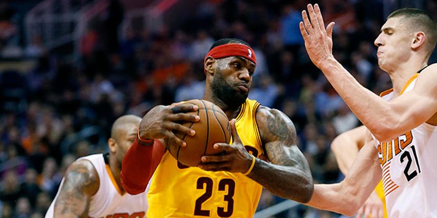 LeBron jugó su primer partido desde el 28 de diciembre (AP)