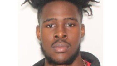 Jaylen Edgar, de 17 años, enfrenta cargos de asesinato y será juzgado como adulto tras matar a dos personas y herir a siete.