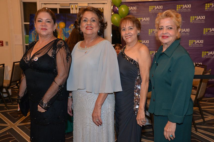 Betty Gallon, Sara Hugues, Betty Dluyz y Myrna Curra.