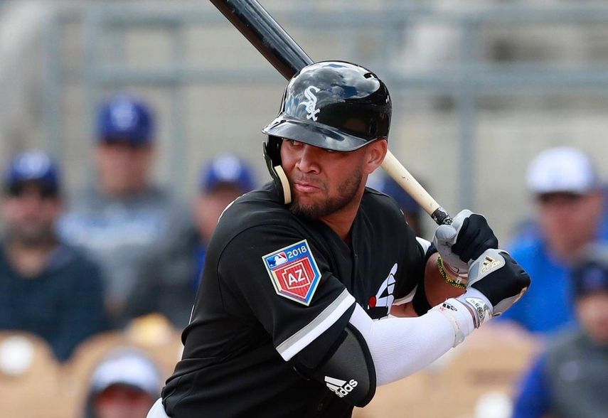 En su primer partido como primer bate, Moncada recibió dos boletos, anotó dos rayitas y se robó una base.