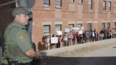 A la manifestación acudieron miembros de varias organizaciones defensoras de los inmigrantes.