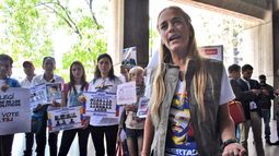 Tintori expresó que Saab debe como Defensor del Pueblo separarse del golpe de Estado y de la dictadura (...) si está con el golpe de estado es cómplice del dictador.