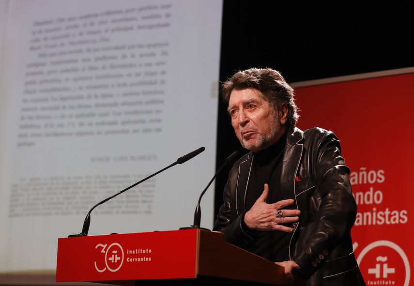 El cantante Joaquín Sabina interviene en un homenaje en el Instituto Cervantes, a 5 de octubre de 2021, en Madrid.&nbsp;